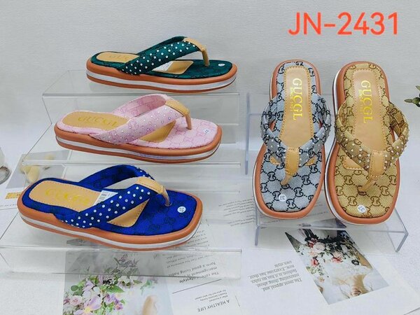 Ladies slippers