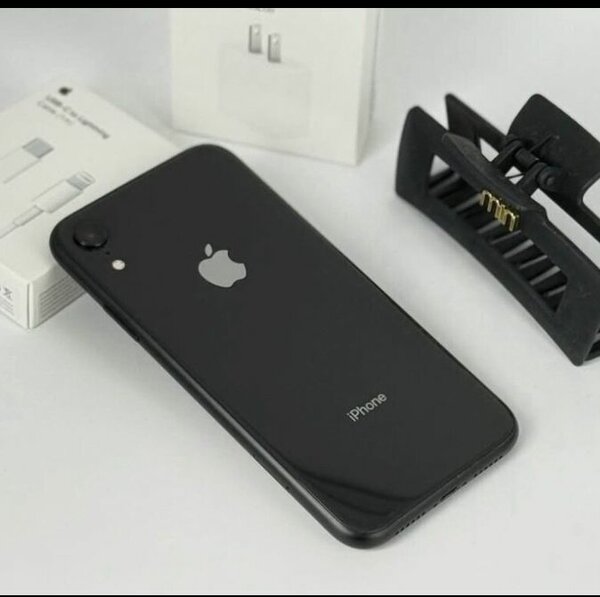 iPhone Noir Élégant 64GB