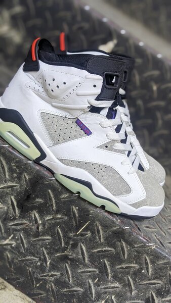 JORDAN 6