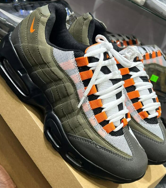 Men's sneakers