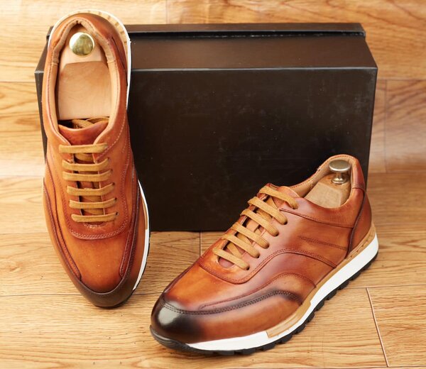 Chaussures de sport pour hommes de couleur marron