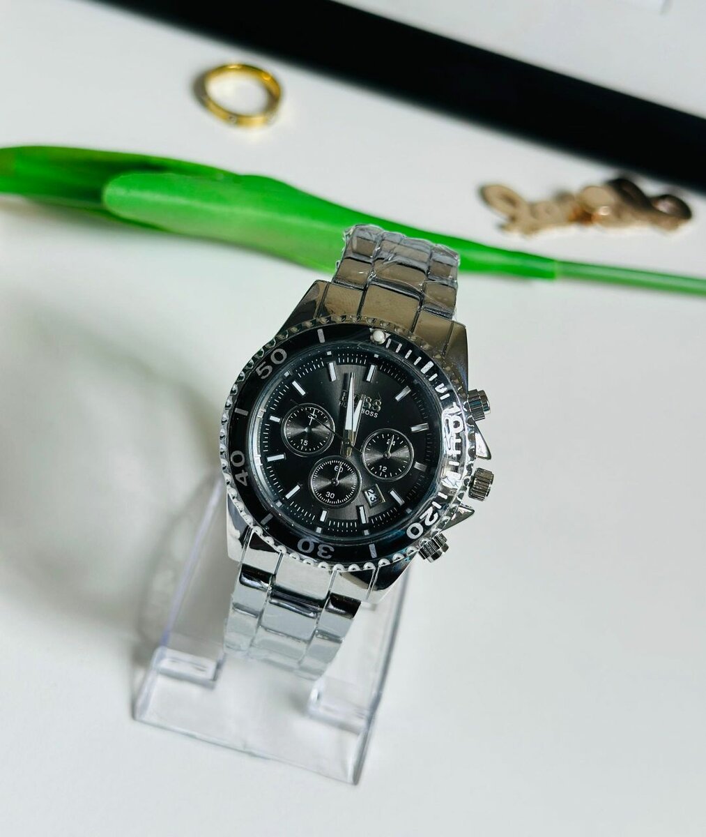 WRIST WATCH