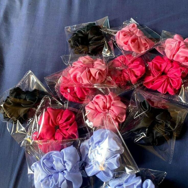 Chouchous en satin colorés