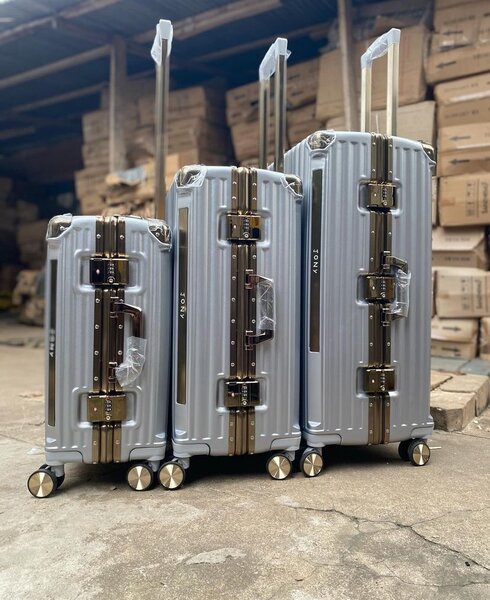Aluminum frame bag