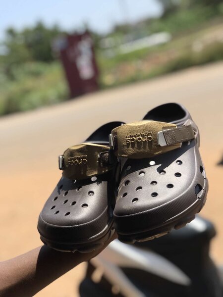 Cross slippers