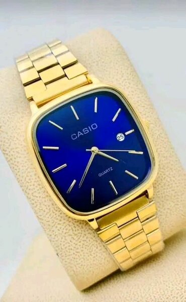 Montre dorée Casio quartz