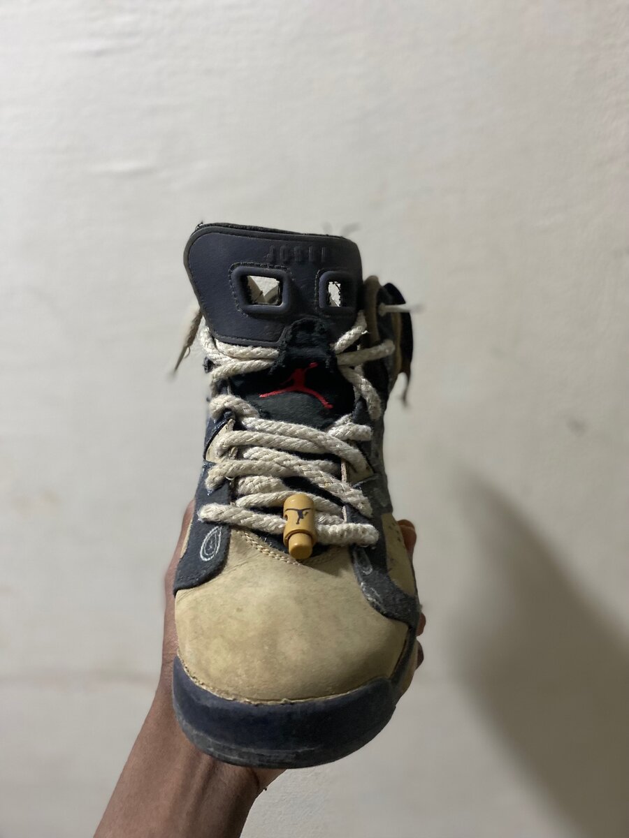 Jordan 6 Travis Scott bandana