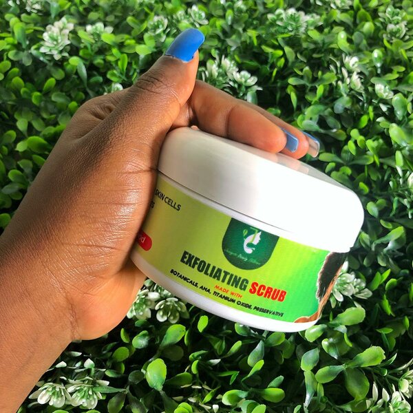 Exfoliating scrub