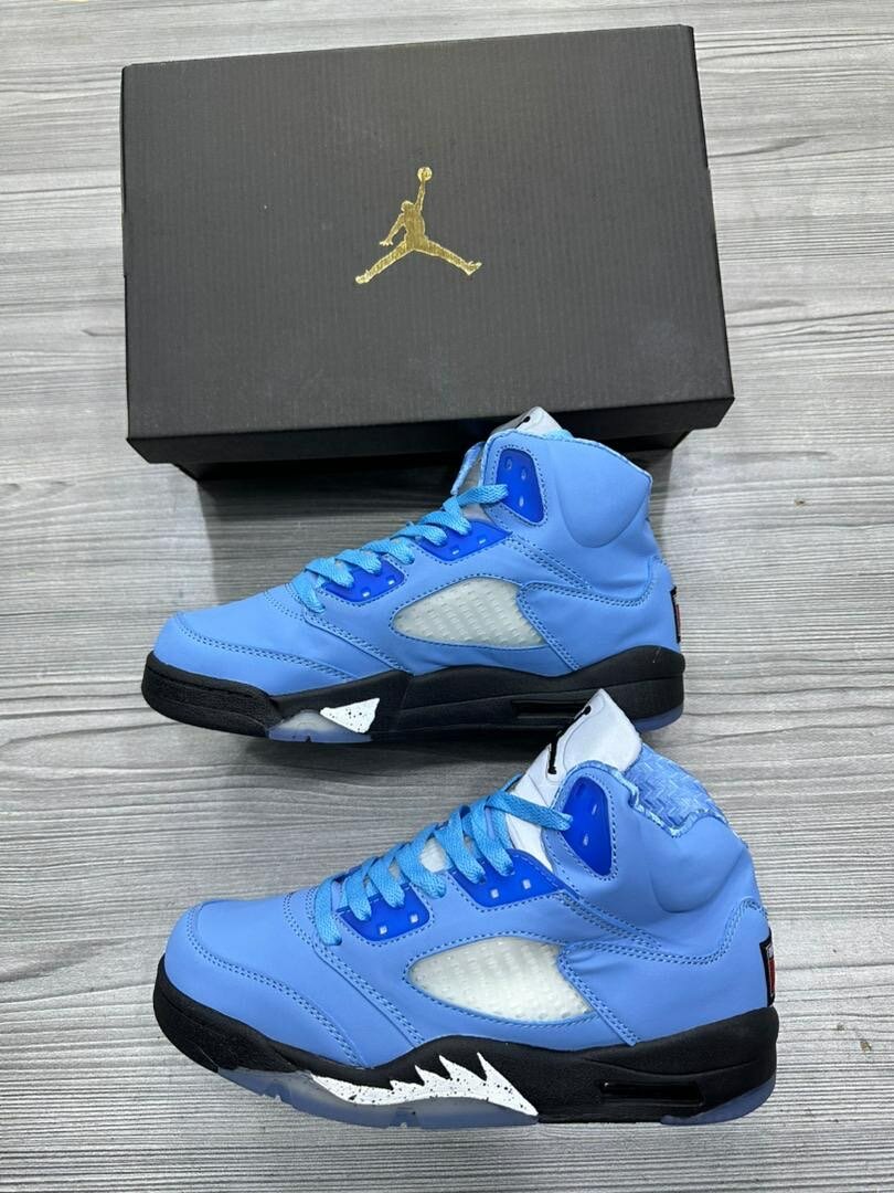 AIR JORDAN SNEAKER