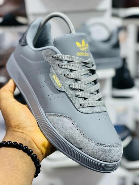 Chaussures Adidas