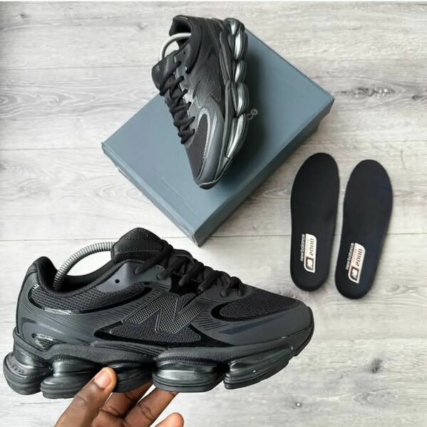 Sneakers New Balance 2002R
