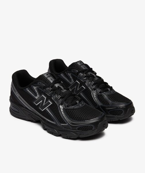NEW BALANCE 740 BLACK