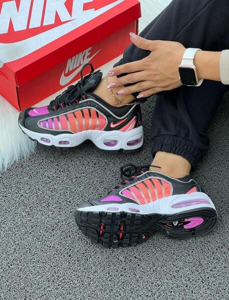 NIKE AIRMAX .