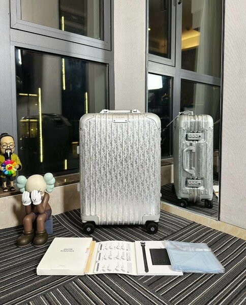Original branded traveling bags