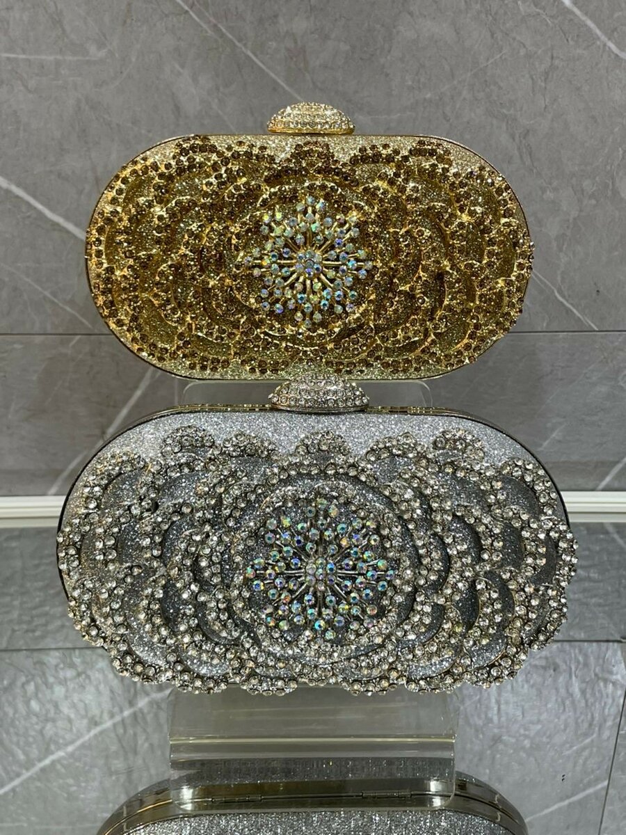 Clutch purse