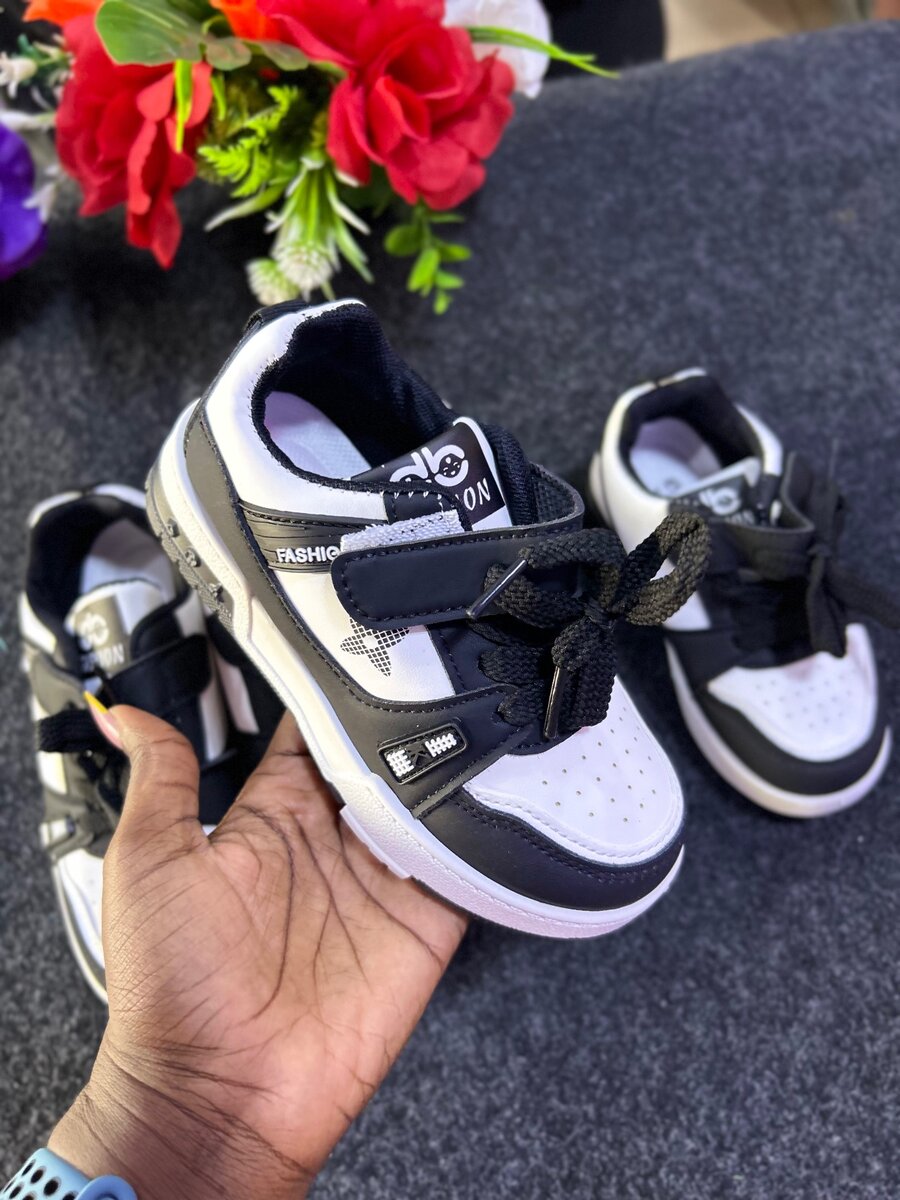 Kids sneakers
