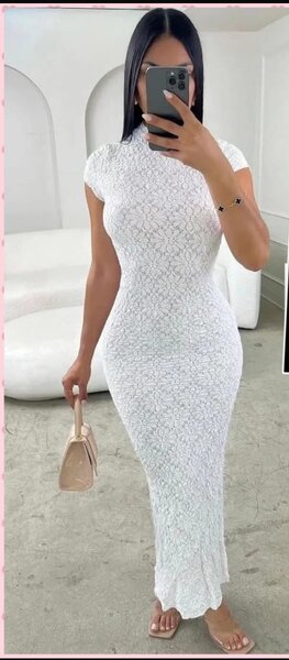 Robe élégante en dentelle
