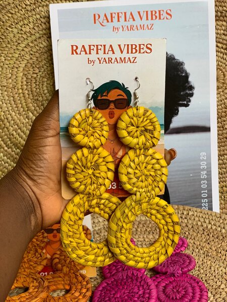 Boucles d'Oreilles en Raphia Exotiques
