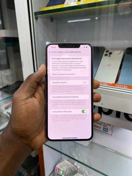 iPhone 11 Pro Max quasi neuf 512g  jamais démonté