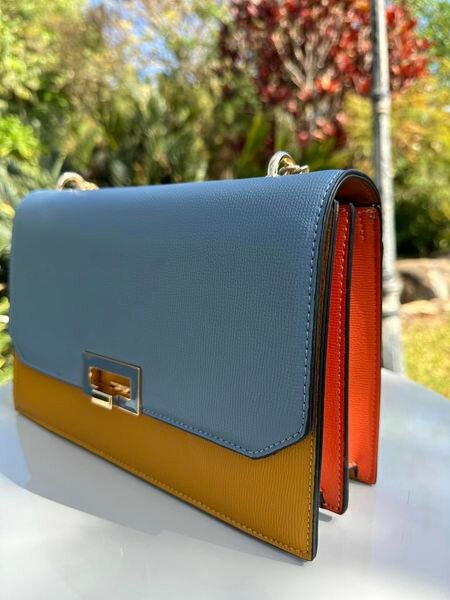 Shoulder bags