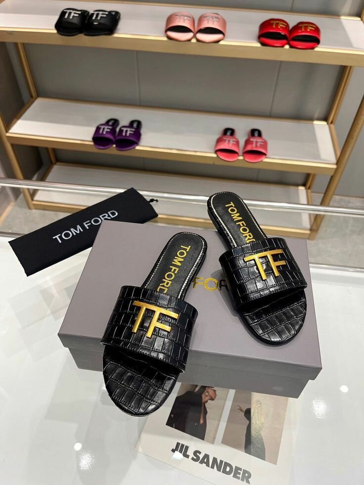 Ladies slippers