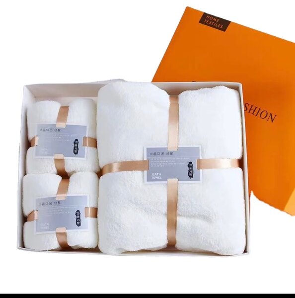 Serviette 3 pièce disponible en plusieurs couleurs
