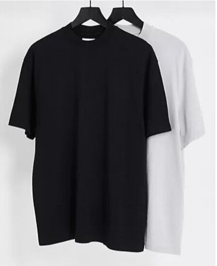 Lot de T-shirts noirs et blancs