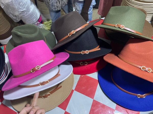 Chapeaux