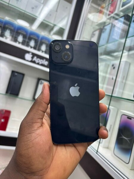 iPhone 13 simple
