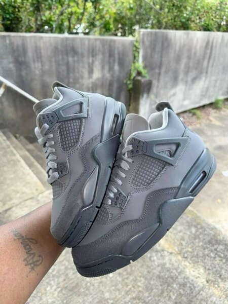 Jordan 4s