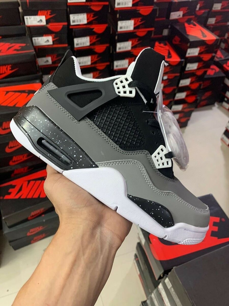 Air Jordan 4