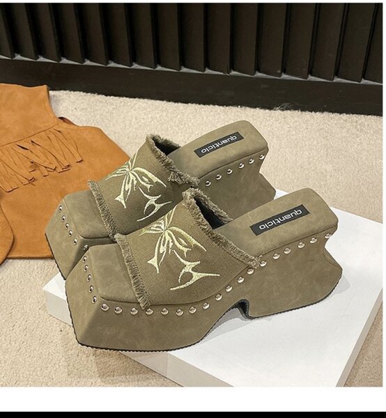 Platform slippers