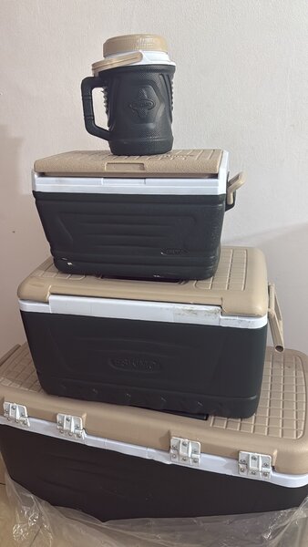 Set de glacières et thermos en plastique