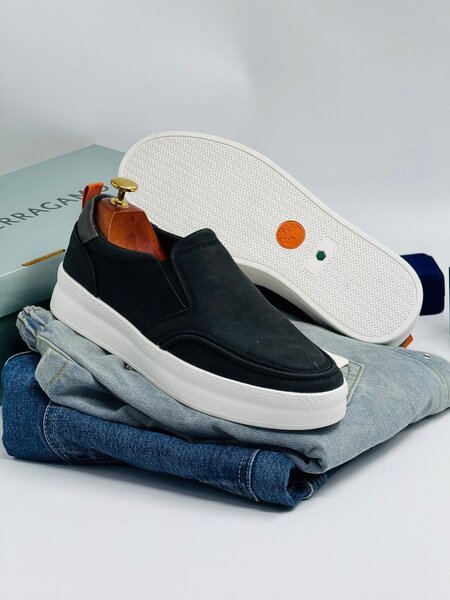 TIMBERLAND BLACK AND WHITE