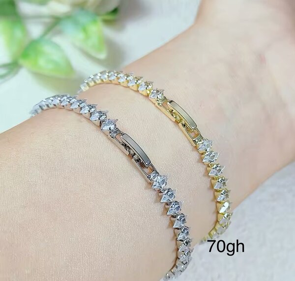 Tennis bracelet