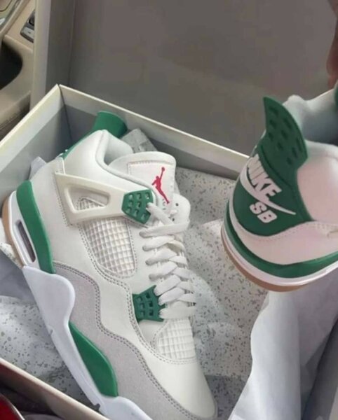 Air Jordan 4