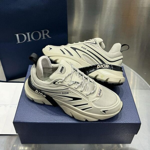 Yeezy 700 V3