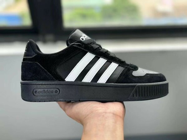 Basket adidas