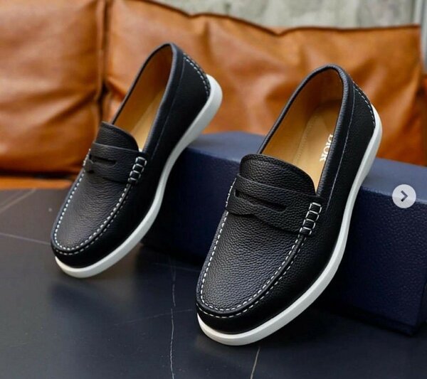 SHOES SHOPPING 