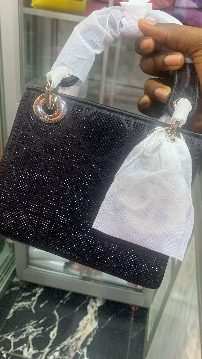 Sac à main élégant strass