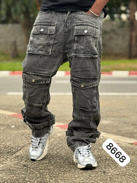 Stylish Men's Cargo Jeans