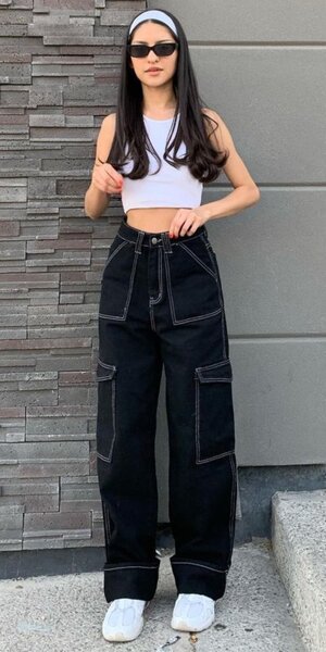 black cargo jean