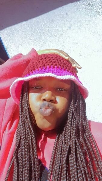 Bucket hat