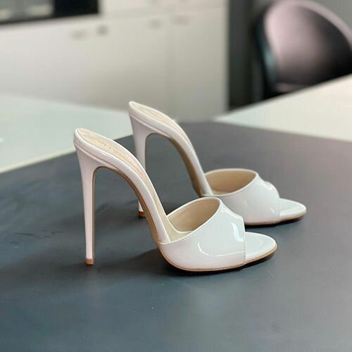 Ladies heel