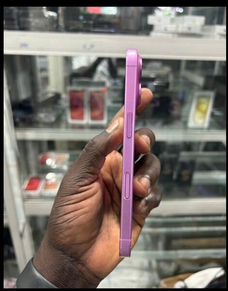 iPhone 16 simple