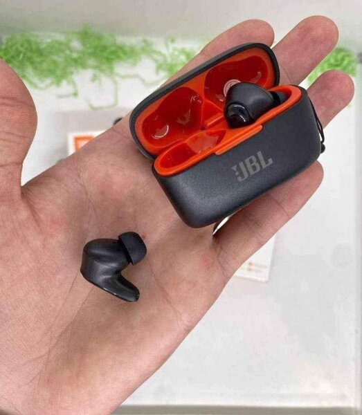Écouter JBL K13