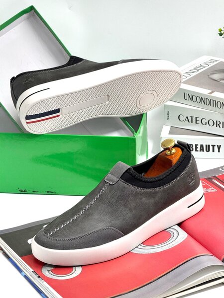 TIMBERLAND GREY AND WHITE