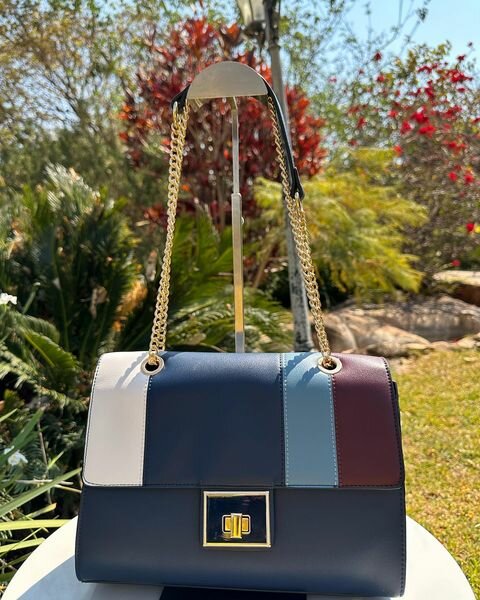 Shoulder bags