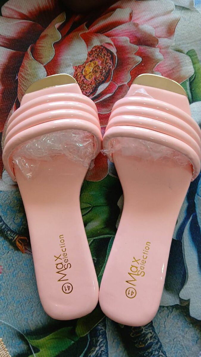 Ladies slippers