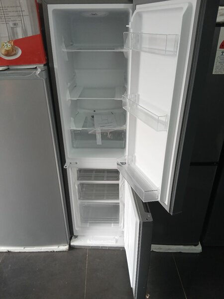 Réfrigérateur combiné moderne